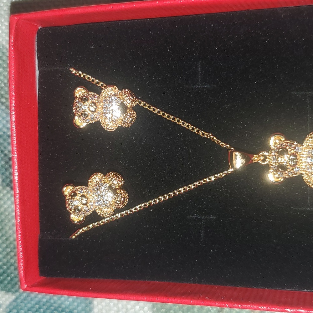 Gold plated Teddy 🧸 Set (necklace and earrings)